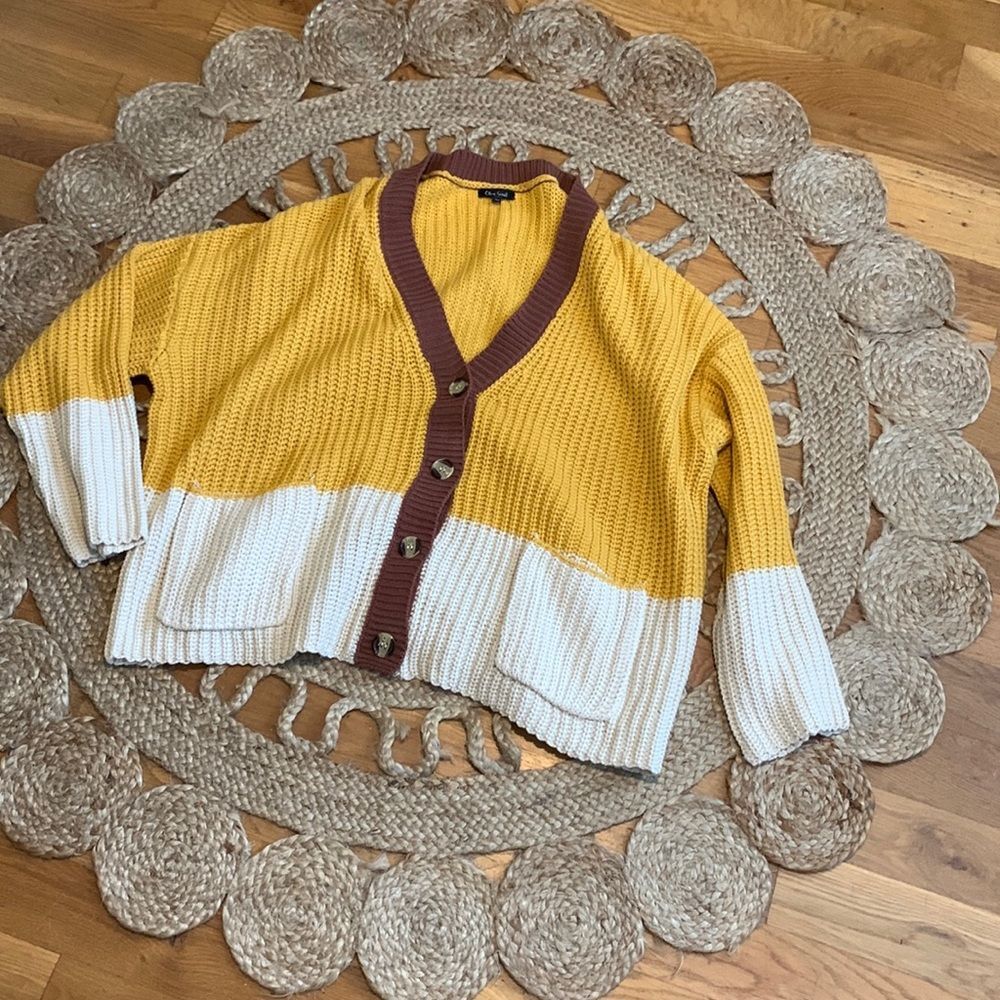 Olive Scent Women Cardigan Sweater L Yellow Cream Colorblock Button V-Neck Poly